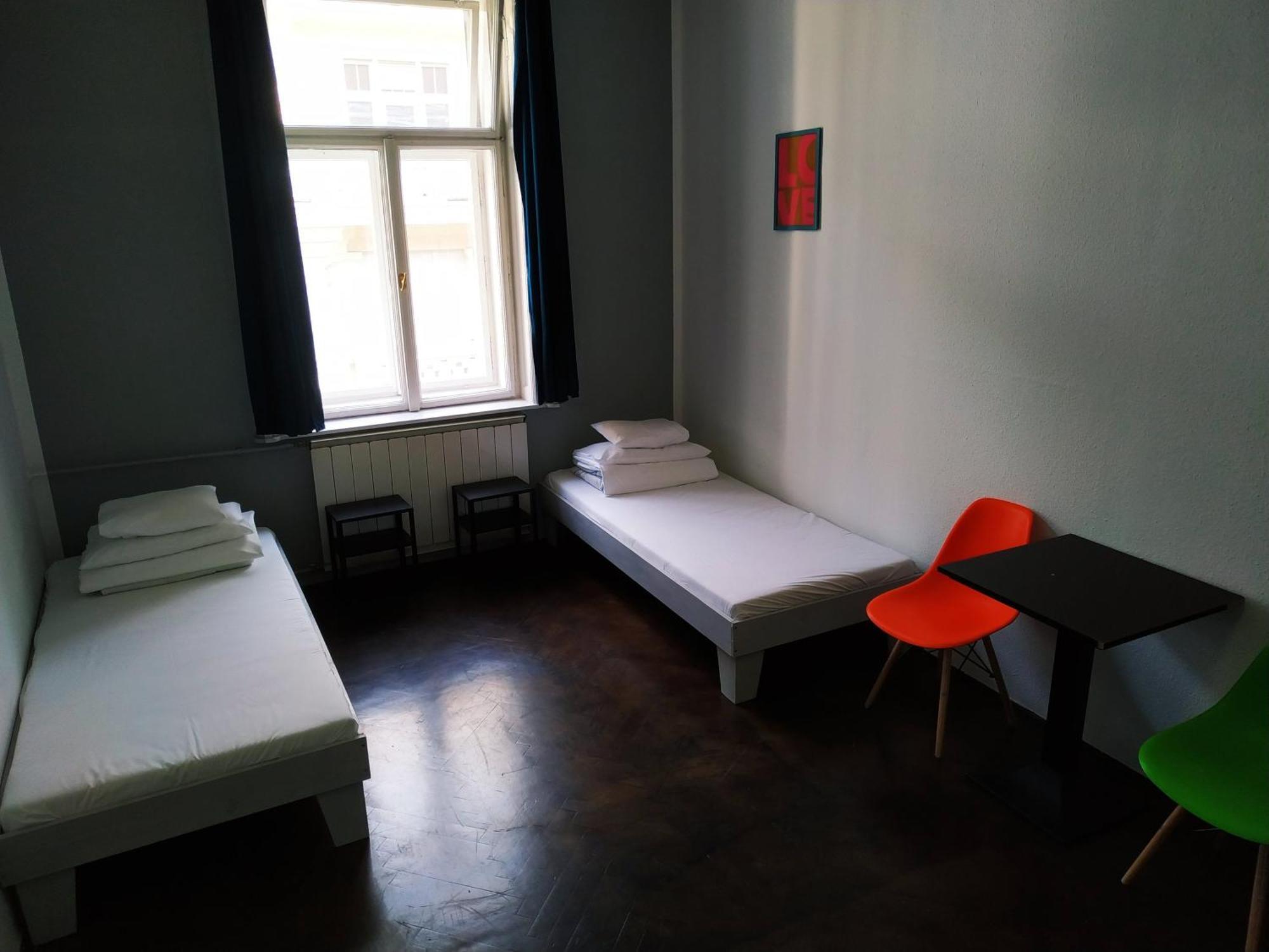2B Hostel & Rooms Будапеща Стая снимка