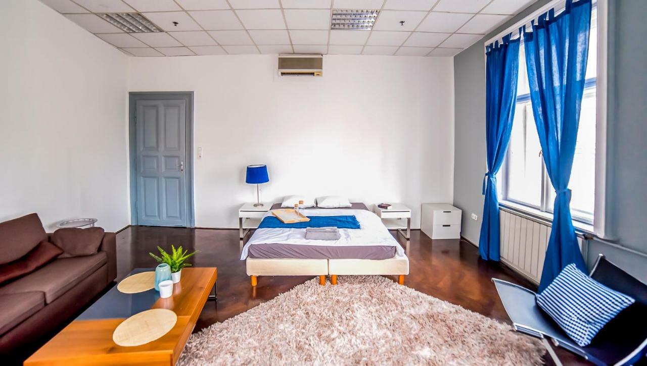 2B Hostel & Rooms Будапеща Екстериор снимка