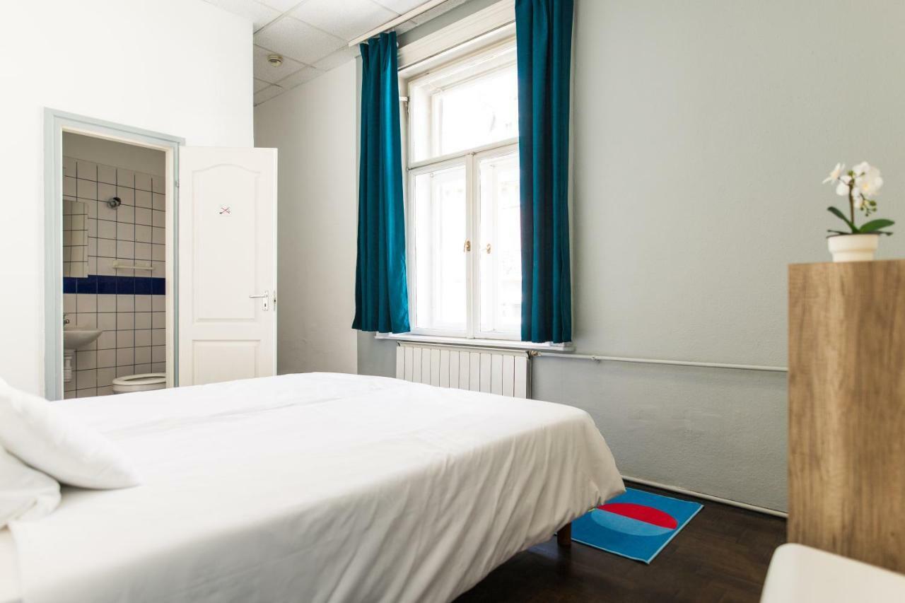2B Hostel & Rooms Будапеща Екстериор снимка