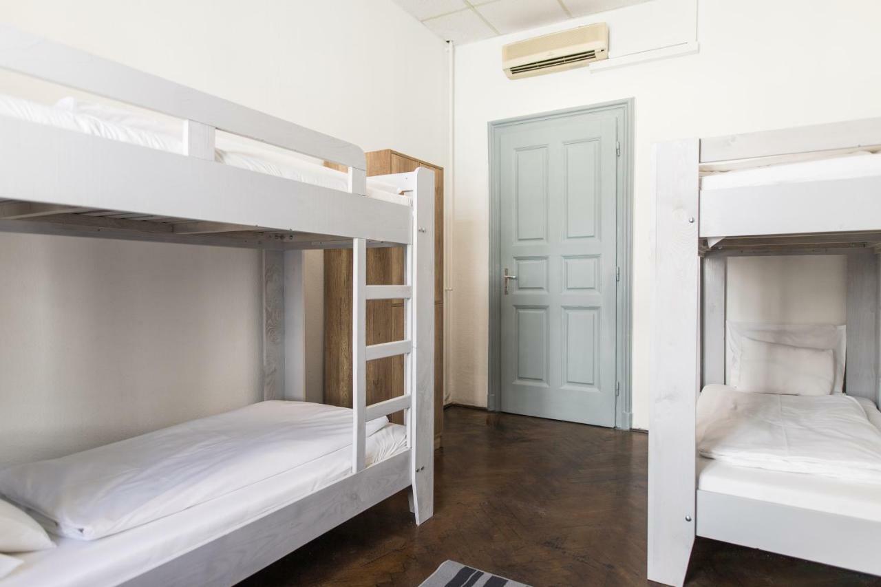 2B Hostel & Rooms Будапеща Екстериор снимка