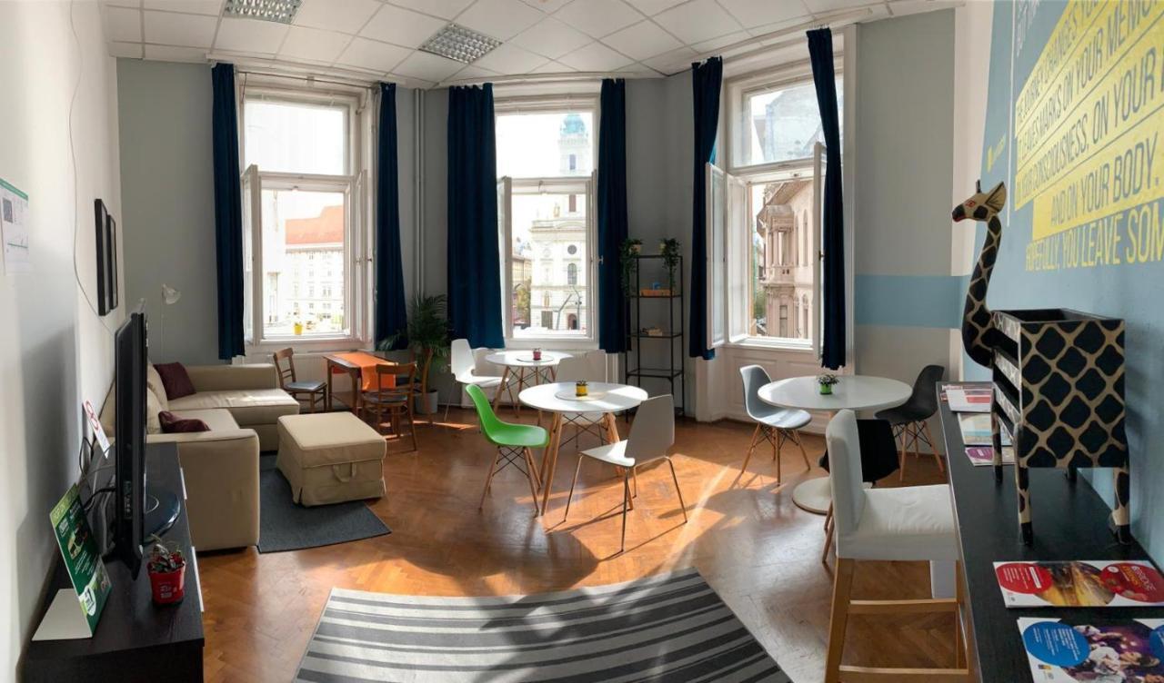 2B Hostel & Rooms Будапеща Екстериор снимка